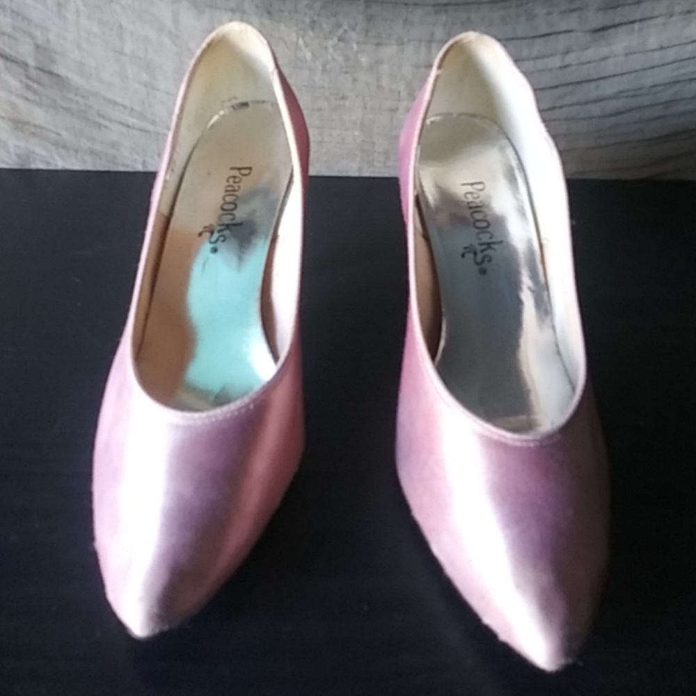 Shoes - Picture 2 of 4